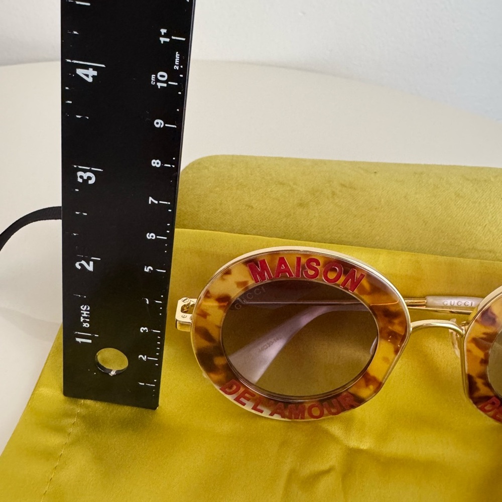 Gucci Oversized Gold and Brown Sunglasses with Tortoiseshell Frame - Picture 5 of 13